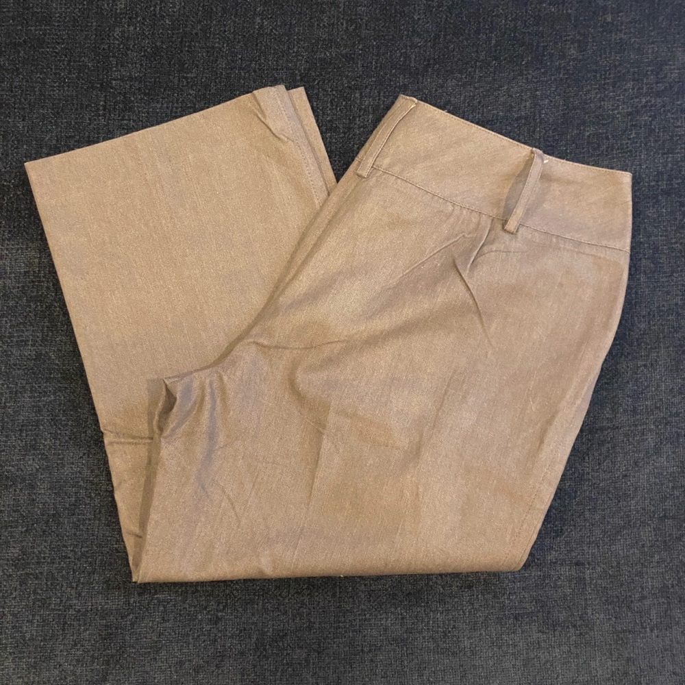 Women’s Larry Levine Capris